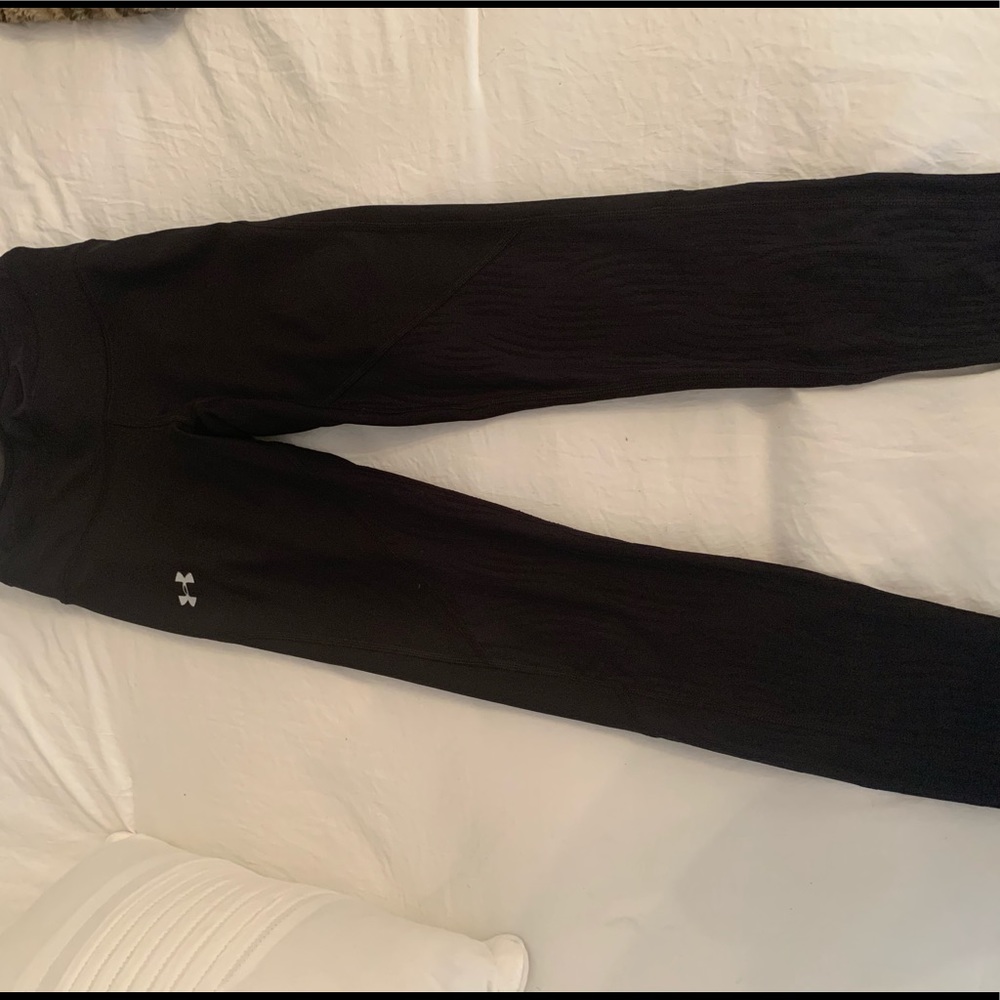 Black under armor leggings